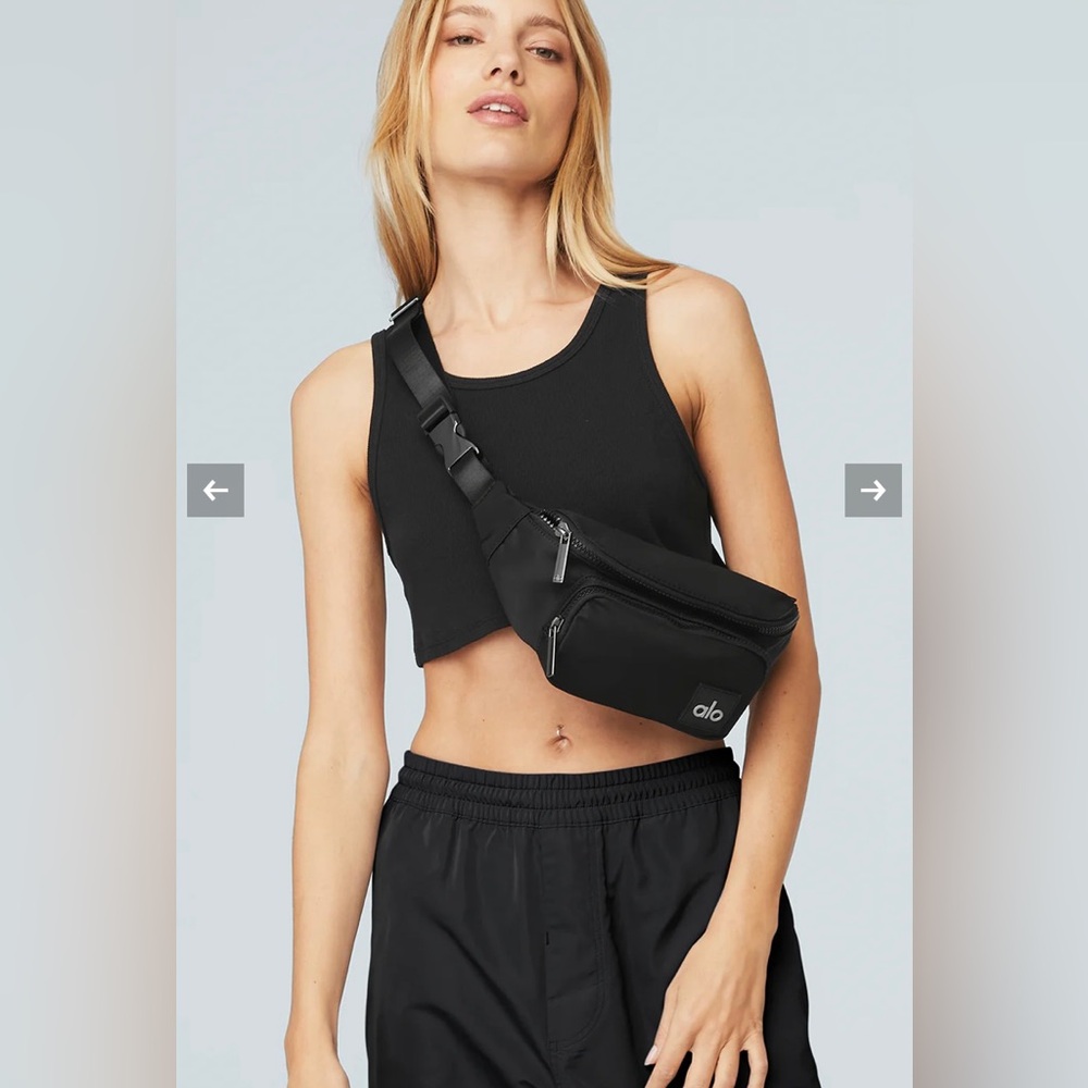 COPY - Alo Yoga Black Explorer Fanny Pack